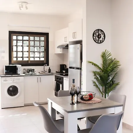 Horizon Gateway 1b, Paphos, Pool شقة